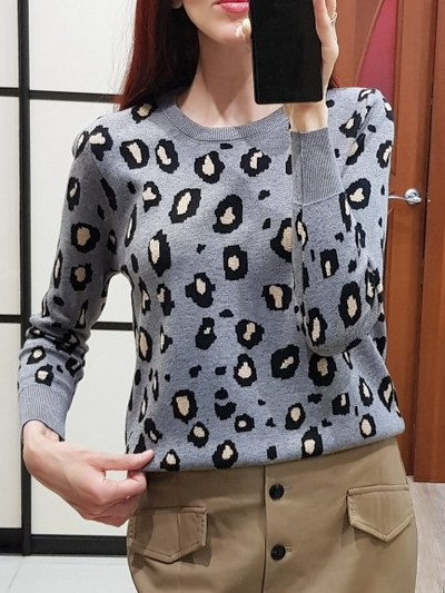 Women's Wilde Cheetah Print Pullover Sweater GreyWomen's Wilde Leopard Print Pullover Sweater Grey